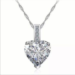Beautiful Heart Pendant Saphire Necklace